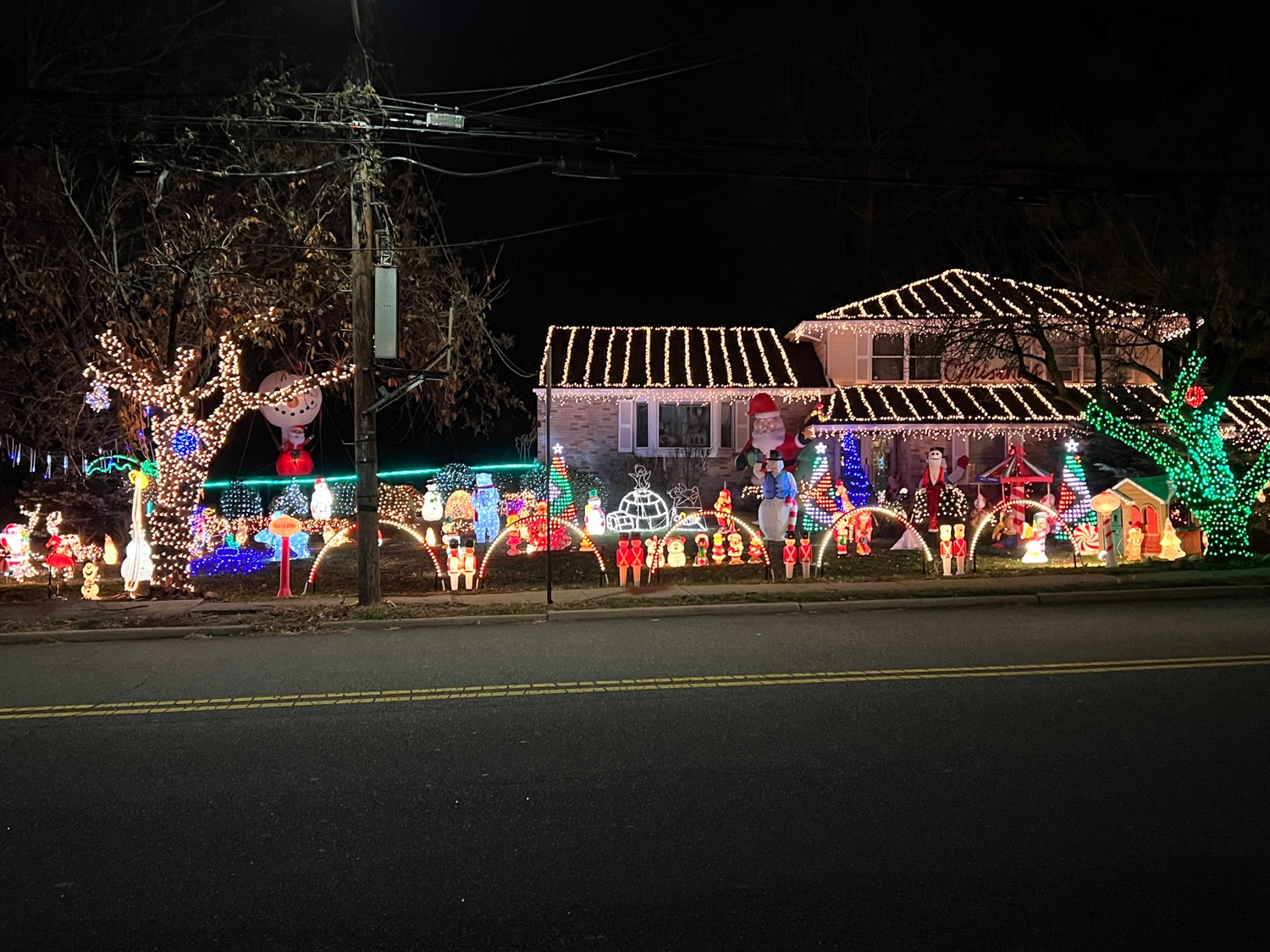 Christmas done right, Christmas lights in Paramus, NJ (photo 1)