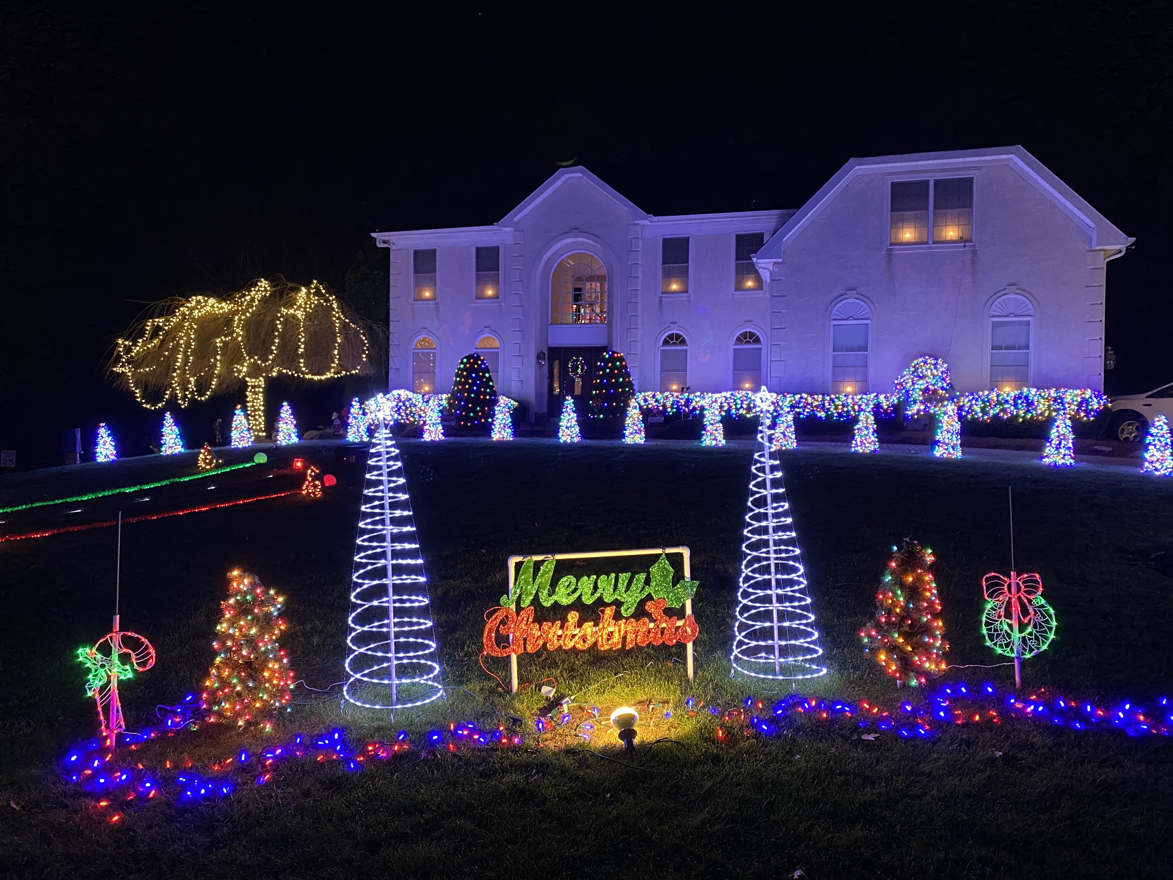 Yule On Yale, Christmas lights in Richboro, PA (photo 1)