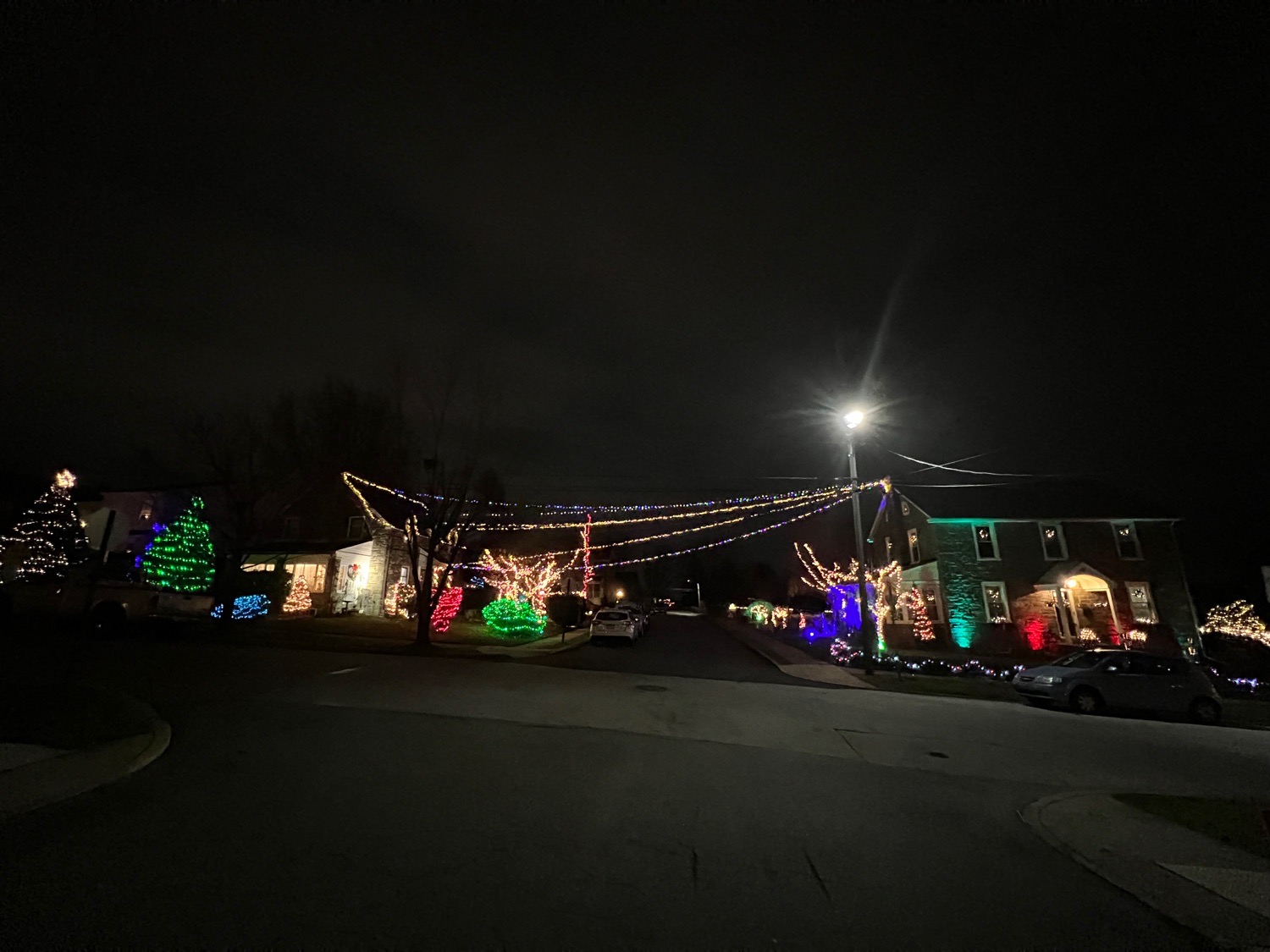 Ardmore’s (very) Little South Philly, Christmas lights in Ardmore, PA (photo 4)