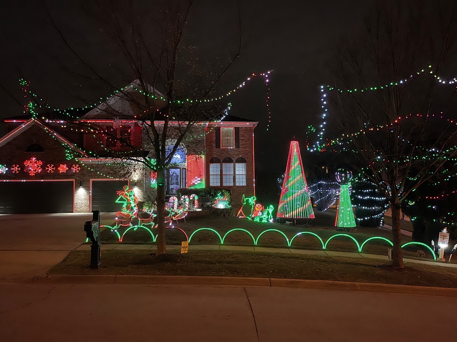 Skellington Manor of Sterling Oaks Light Show, Christmas lights in Streamwood, IL (photo 5)