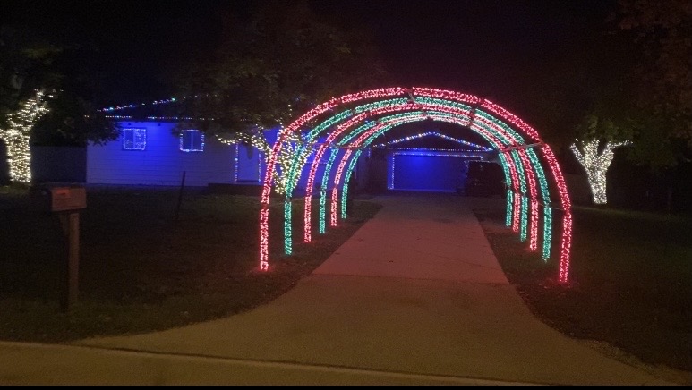 lights on Burrell, Christmas lights in Oak Creek, WI (photo 2)