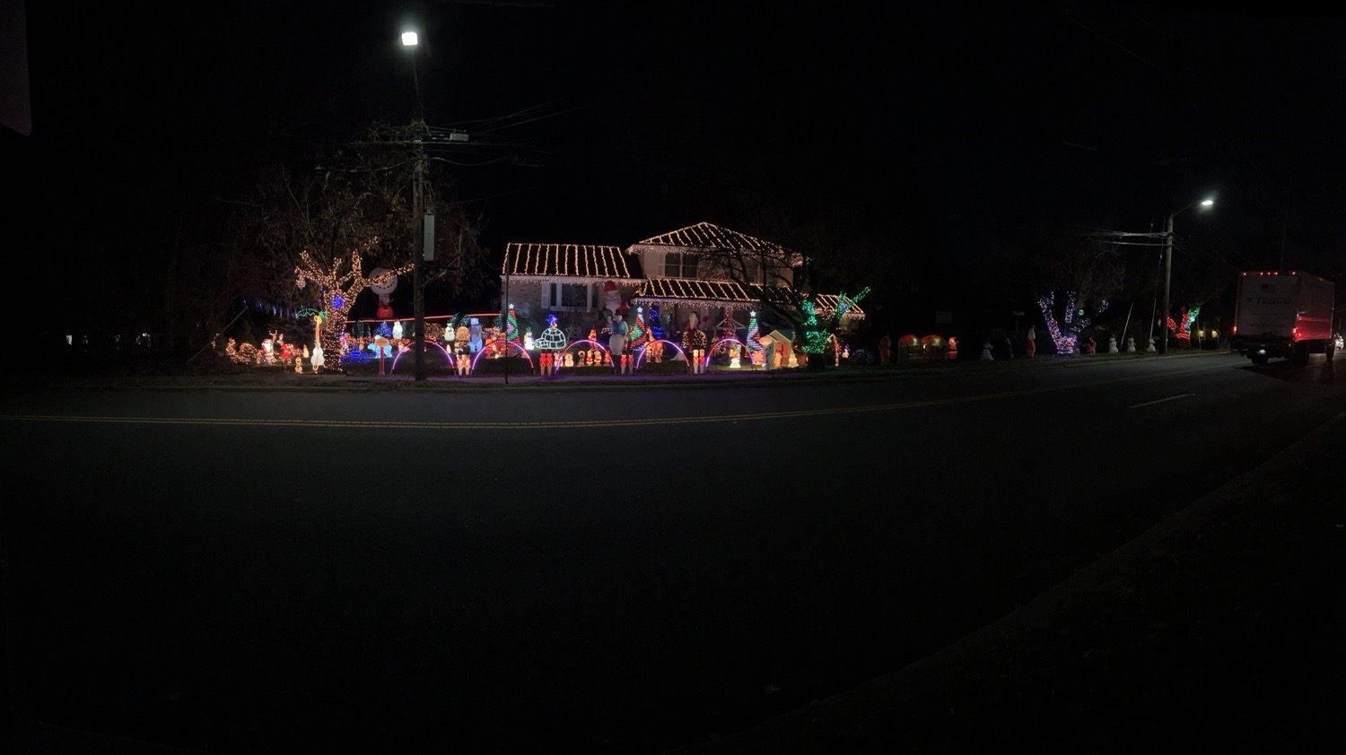 Christmas done right, Christmas lights in Paramus, NJ (photo 4)
