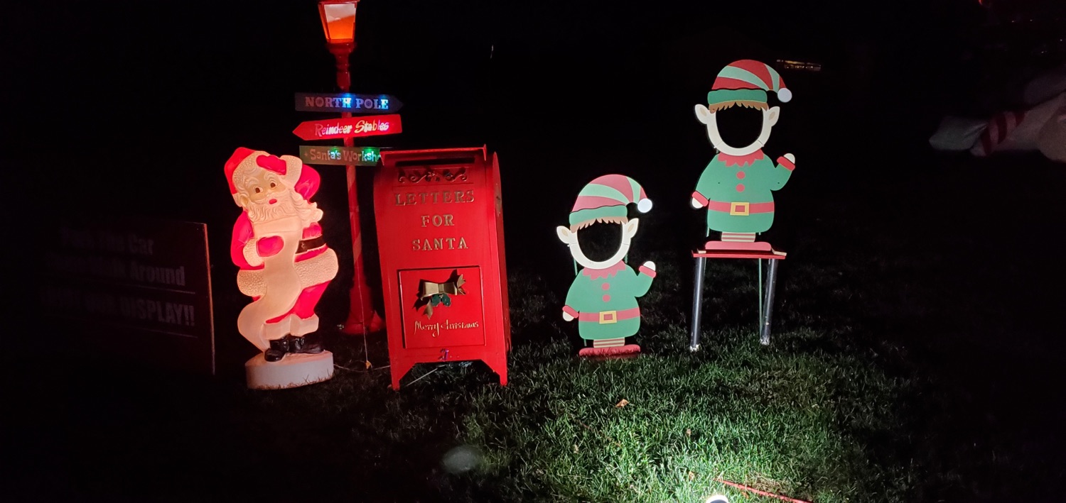 Wagontown Christmas House, Christmas lights in Wagontown, PA (photo 4)