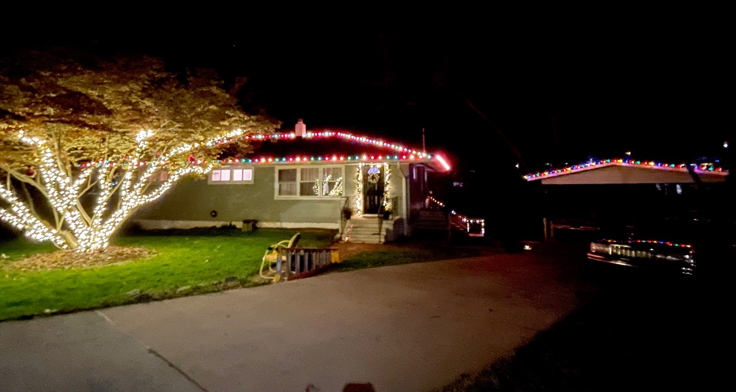 Midcentury christmas, Christmas lights in Burlington, NC (photo 1)