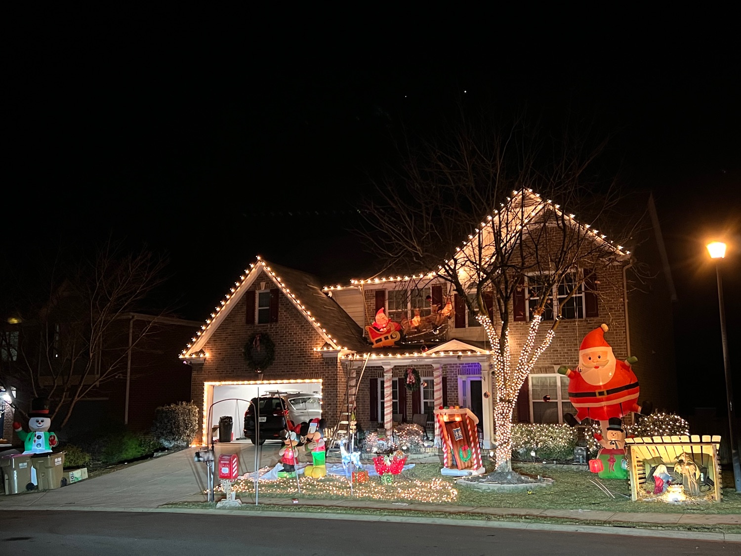 Griswood’s on Riverwood, Christmas lights in Braselton, GA (photo 1)