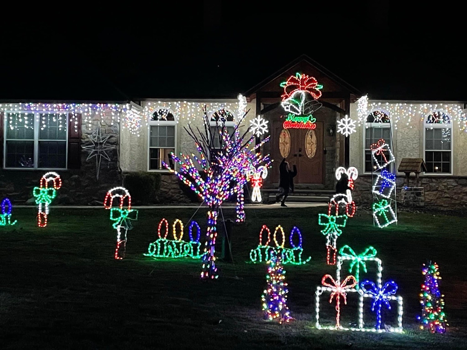Dominic Drive Light display, Christmas lights in Coatesville, PA (photo 1)