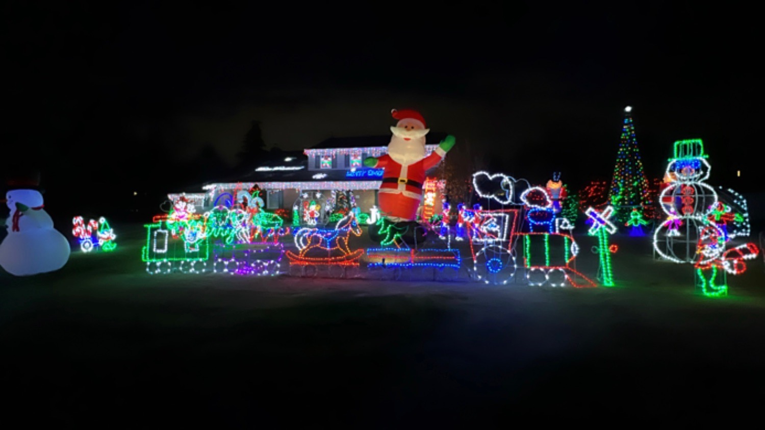 Winter Wonderland, Christmas lights in Huntingdon Valley, PA (photo 1)