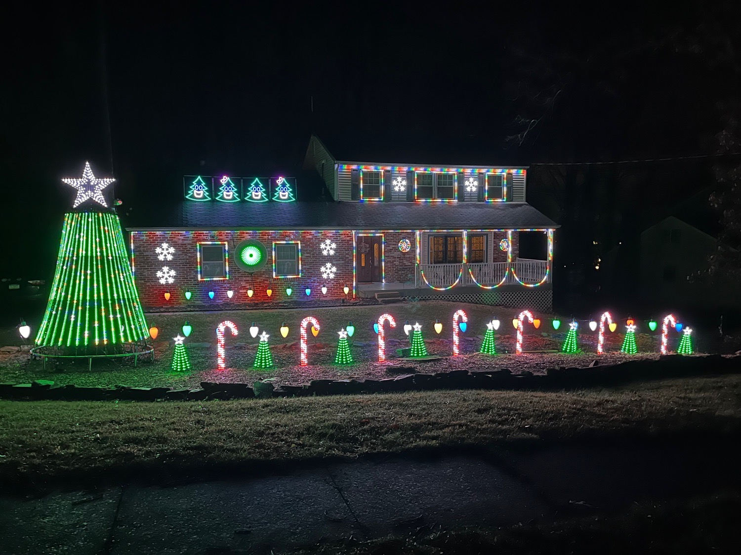 Marchwood Lights, Christmas lights in Exton, PA (photo 2)