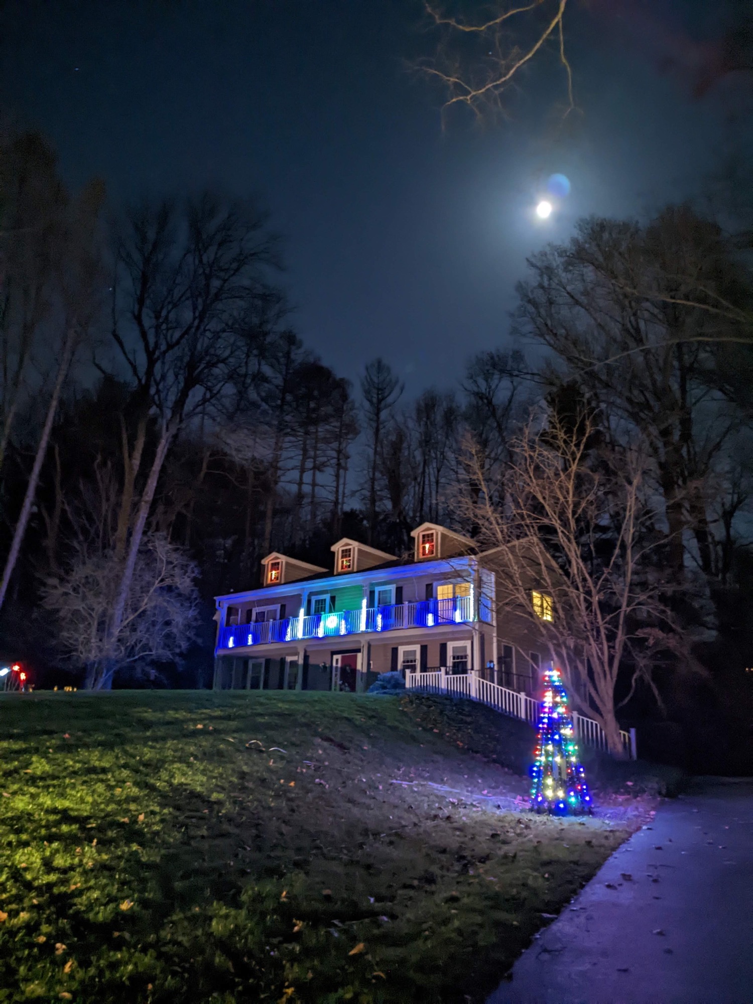 Christmas Lights Dance to Music!, Christmas lights in West Chester, PA (photo 1)