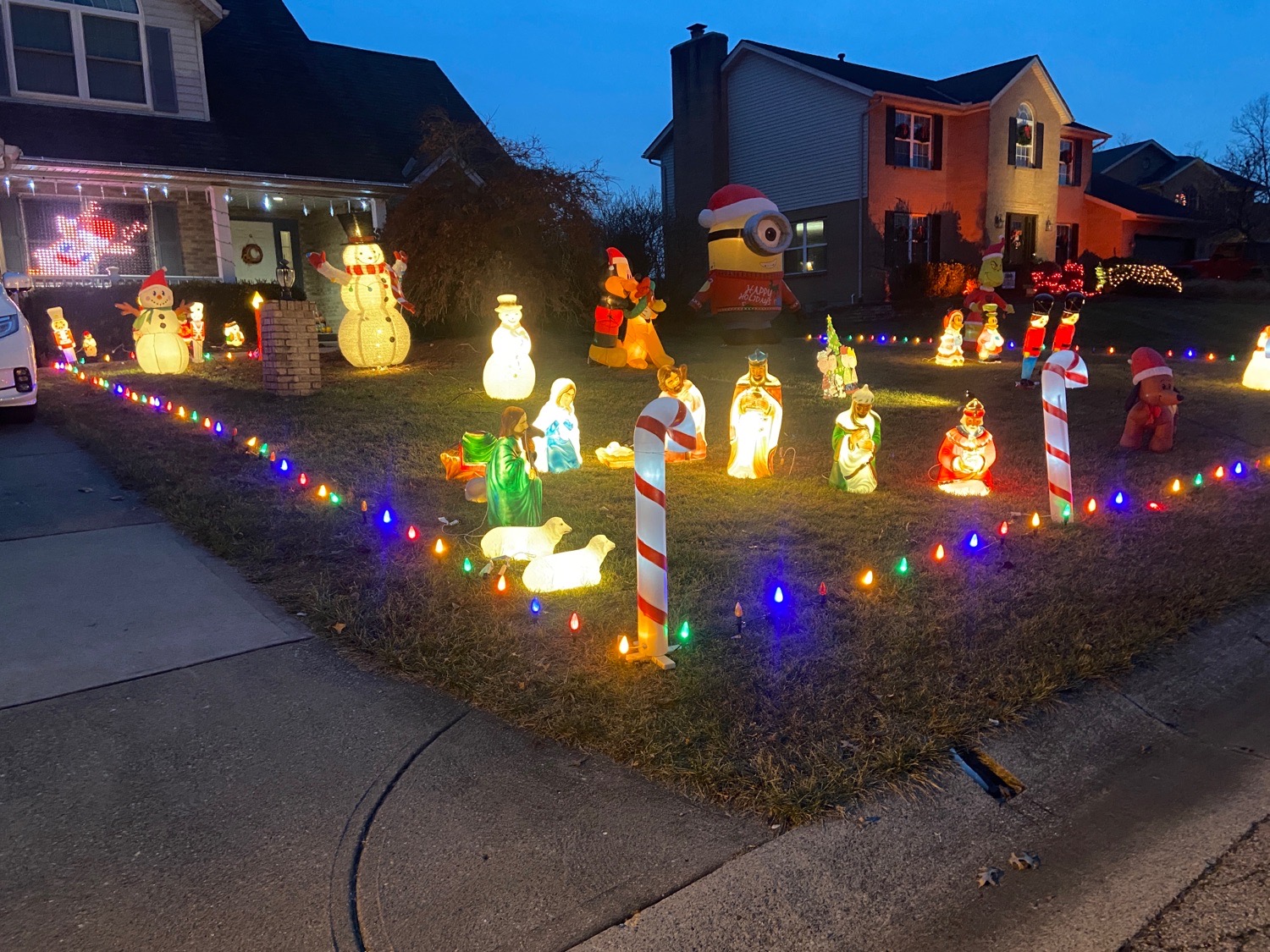 Making Memories Light Show, Christmas lights in Hamilton, OH (photo 3)