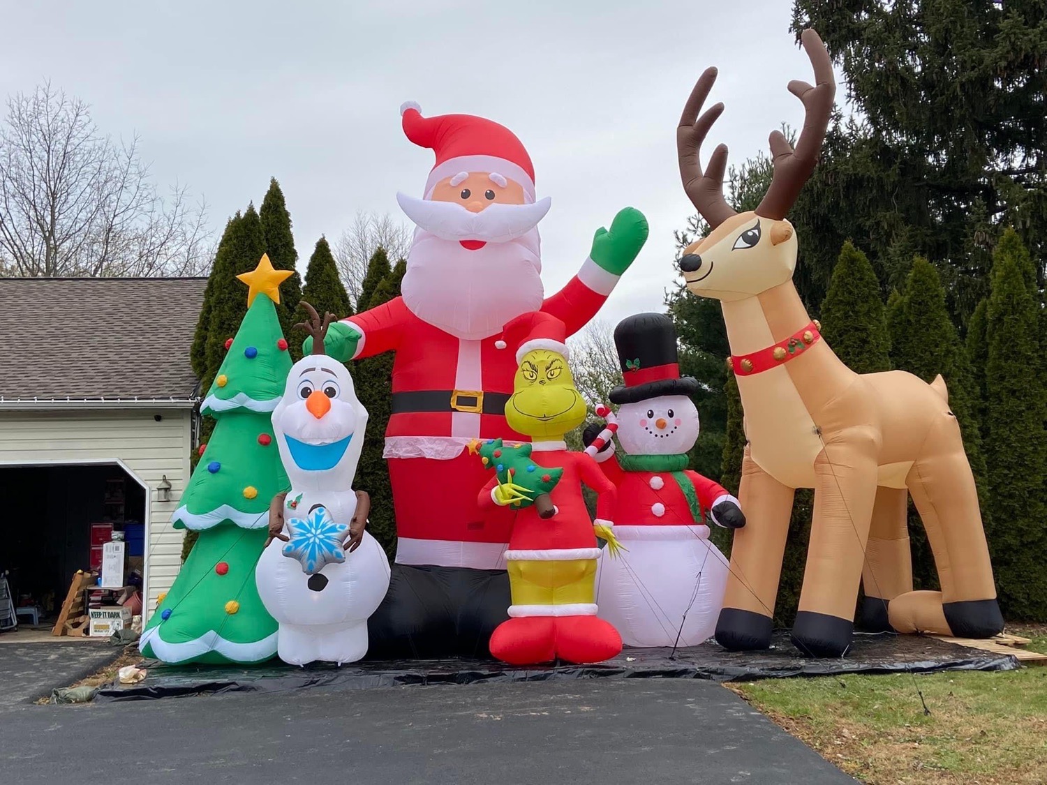 over the top Christmas, Christmas lights in Warringtont, PA (photo 4)