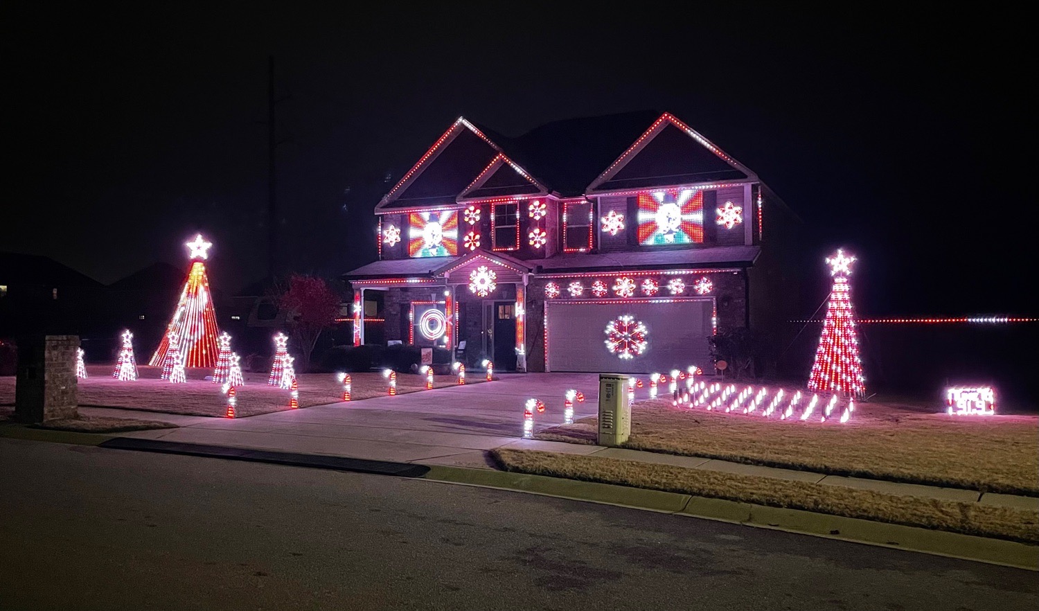 Carrick Christmas Creations, Christmas lights in Bonaire, GA (photo 2)