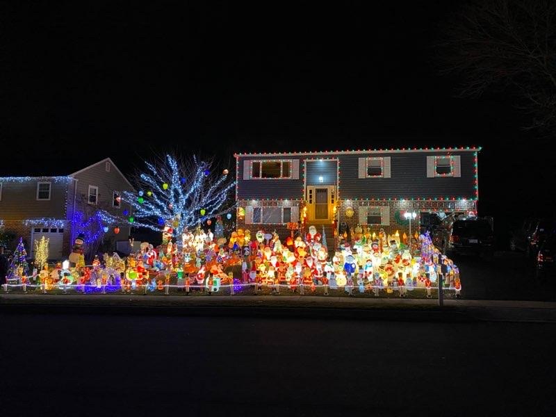 Kirk’s, Christmas lights in Aston, PA (photo 4)