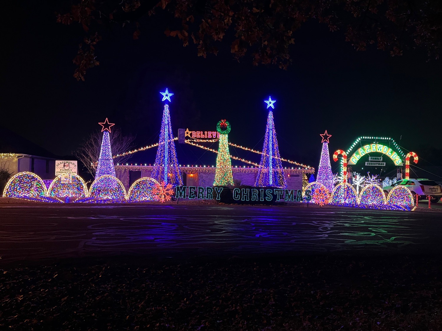 Glazewold’s Family Christmas, Christmas lights in Joshua, TX (photo 5)