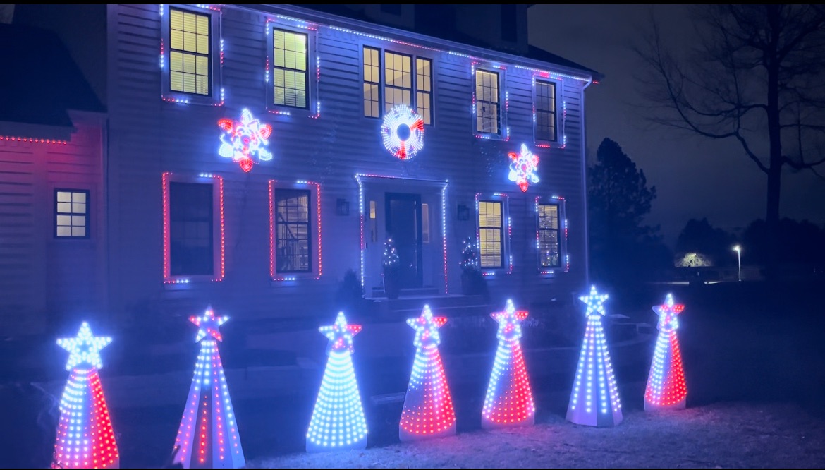 Charter Point lights, Christmas lights in Brookfield, WI (photo 2)