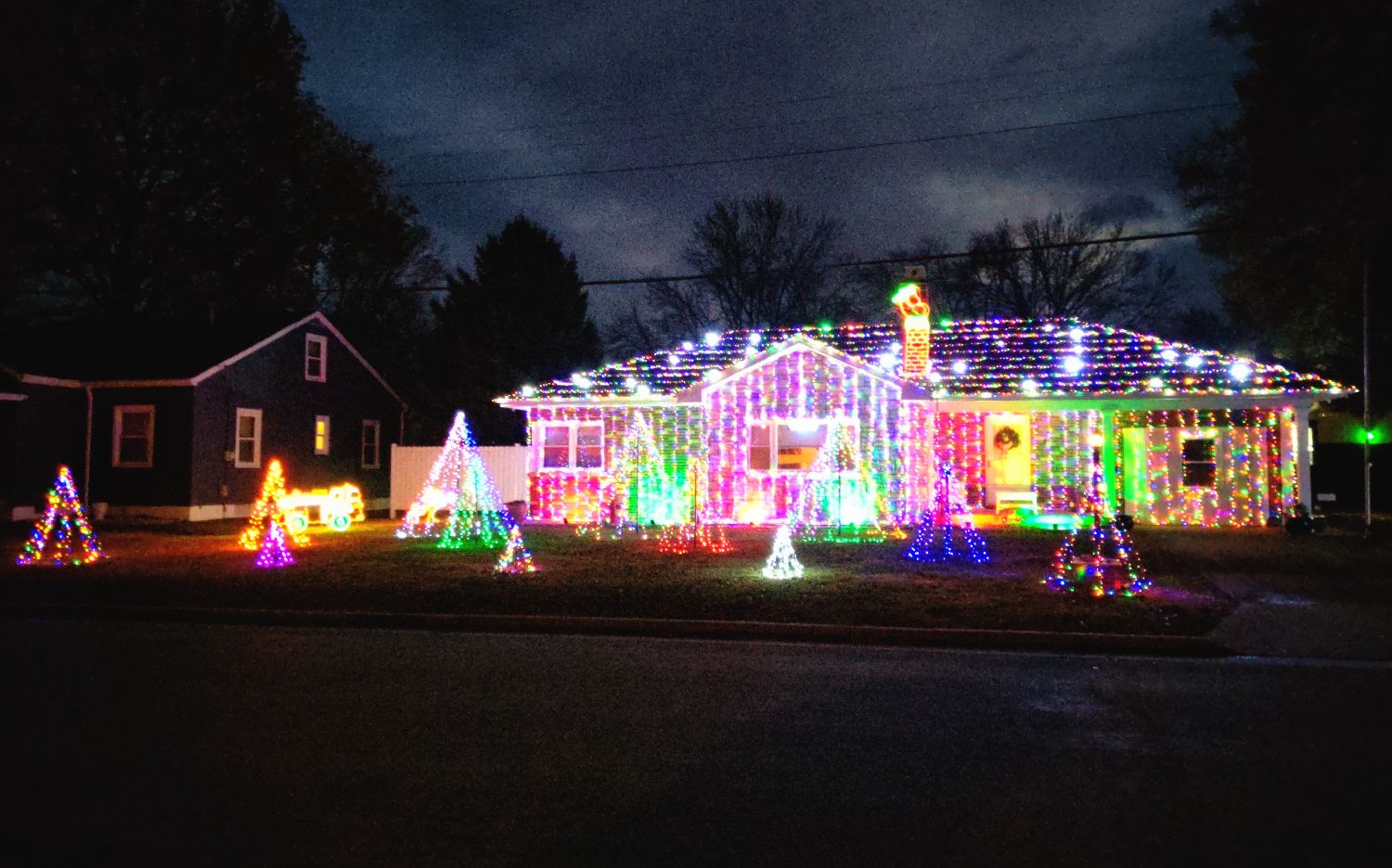 Crazy Kempf, Christmas lights in Millstadt, IL (photo 4)
