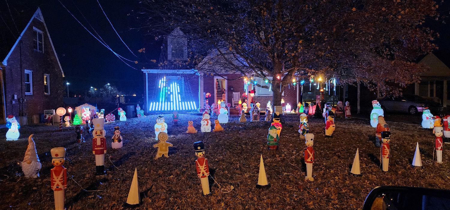 Lights on Larkmoor, Christmas lights in Louisville, KY (photo 2)