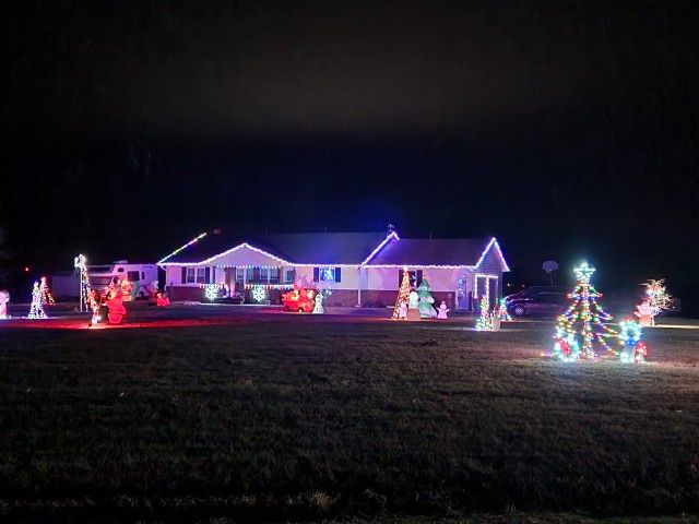 Allen Family Display, Christmas lights in Barnard, MO (photo 3)