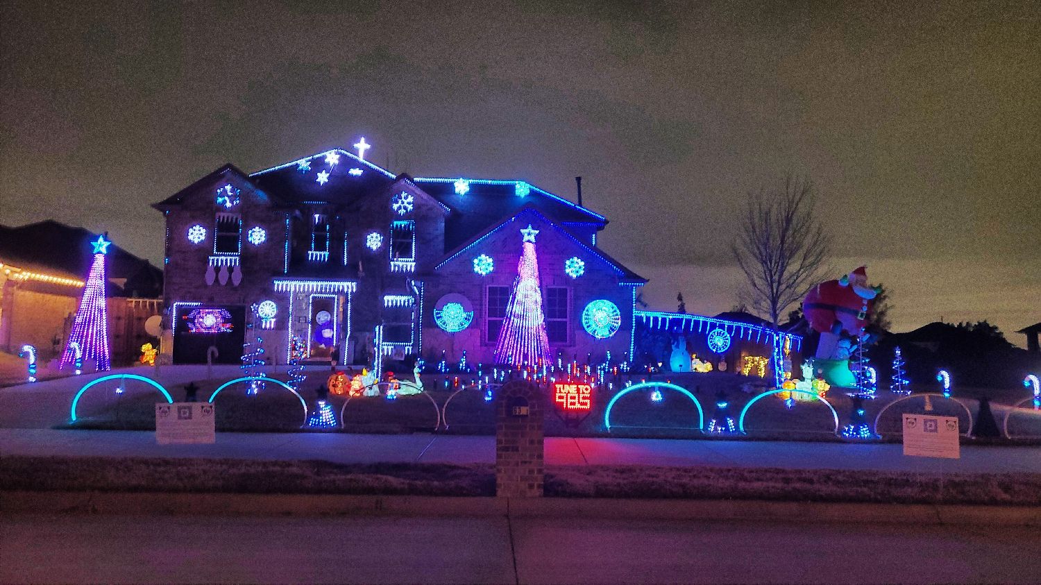 Magical Christmas Light show, Christmas lights in Rowlett, TX (photo 5)
