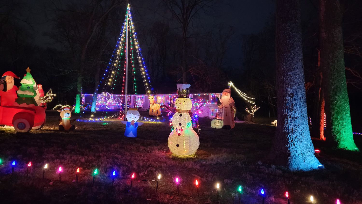 Gault's family Christmas House, Christmas lights in Mooresville, IN (photo 1)