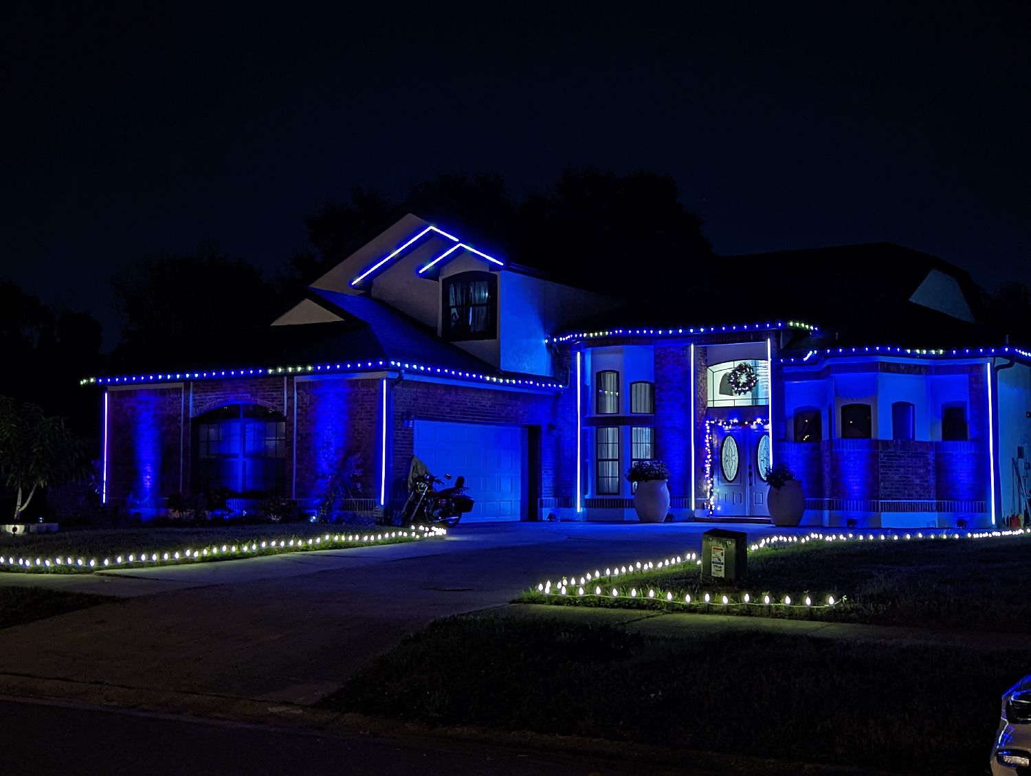Luu Family Lights, Christmas lights in Orlando, FL (photo 2)