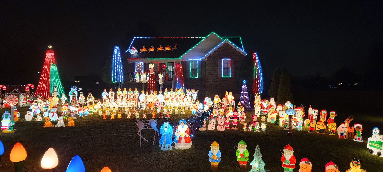 Holiday House Springdale Ct, Christmas lights in Louisville, KY (photo 1)