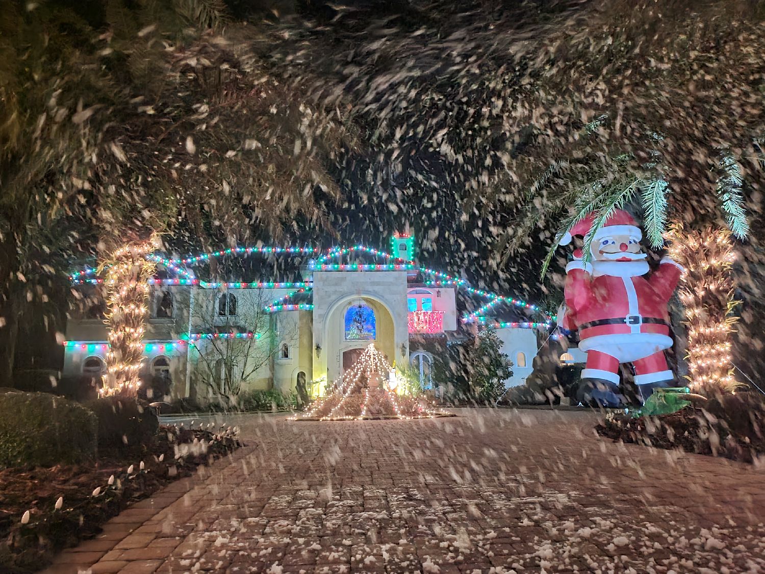 Christmas musical light show with a snow effects, Christmas lights in Gainesville, FL (photo 1)