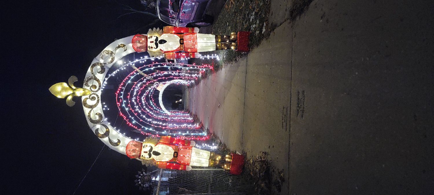 Large house display, Christmas lights in Milwaukee, WI (photo 2)