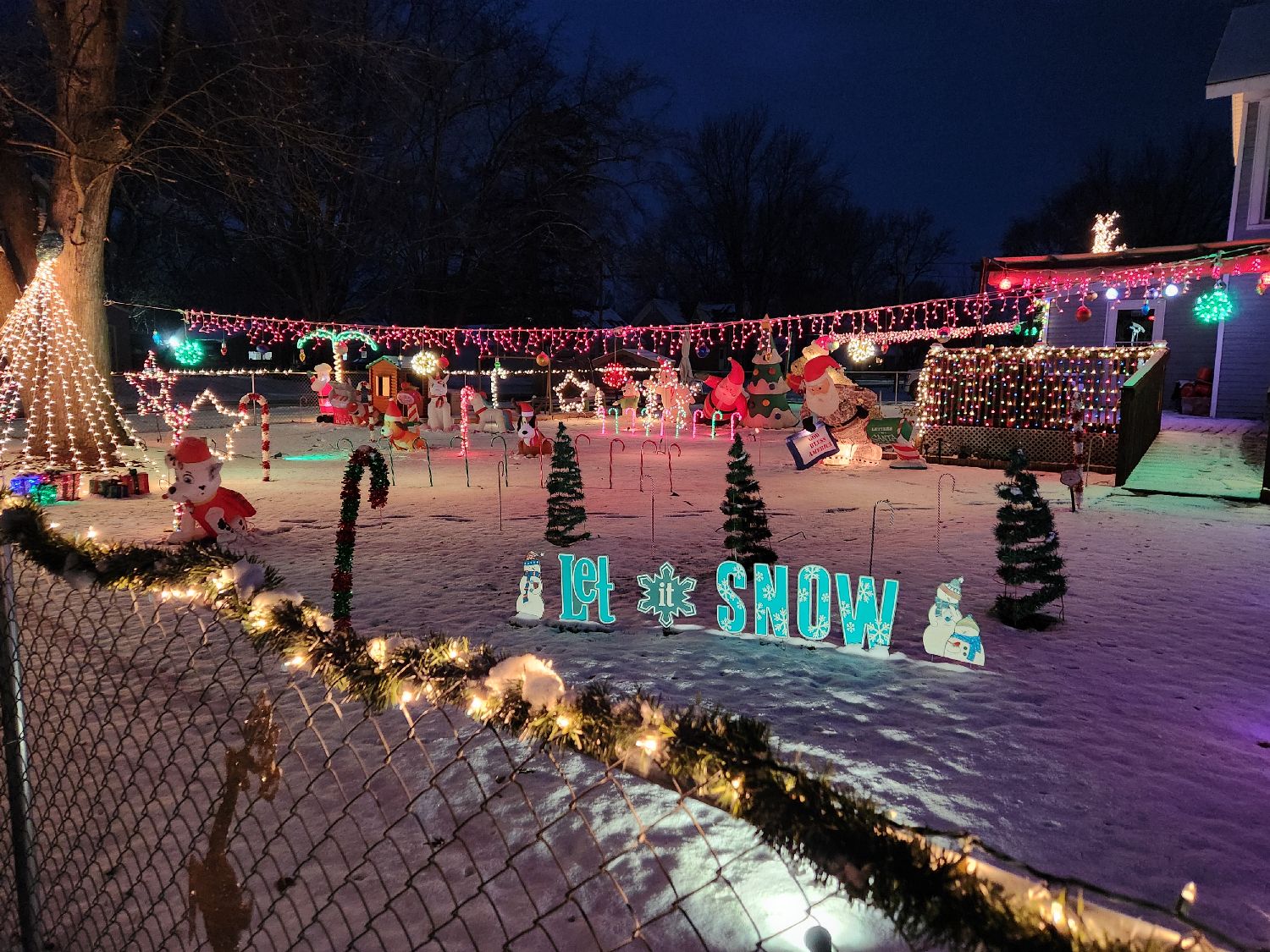 Main Street Magic, Christmas lights in New Hartford, IA (photo 4)