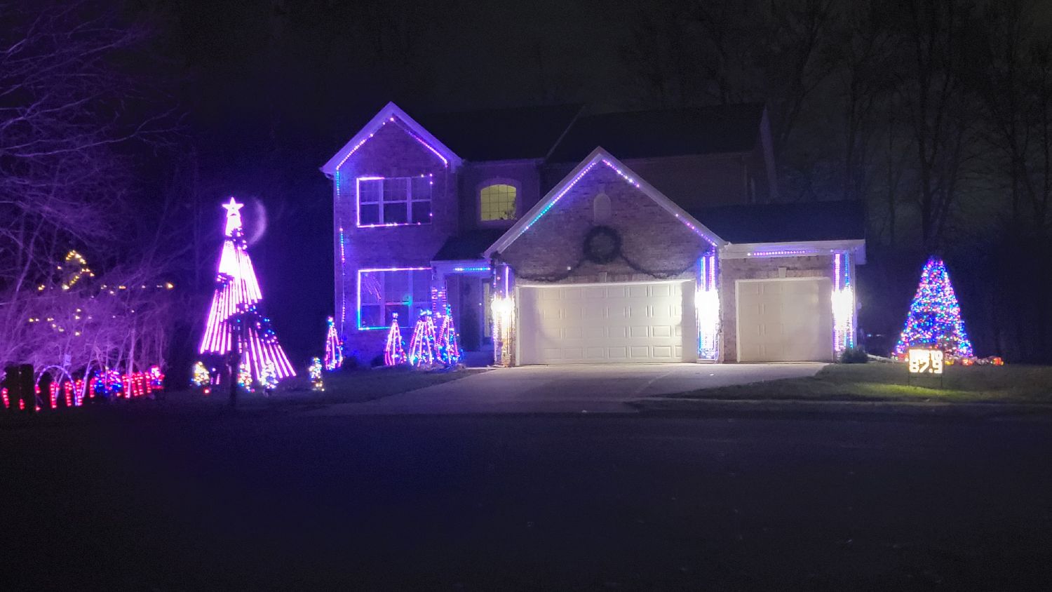 Molter's Magical Light Display, Christmas lights in Indianapolis, IN (photo 1)