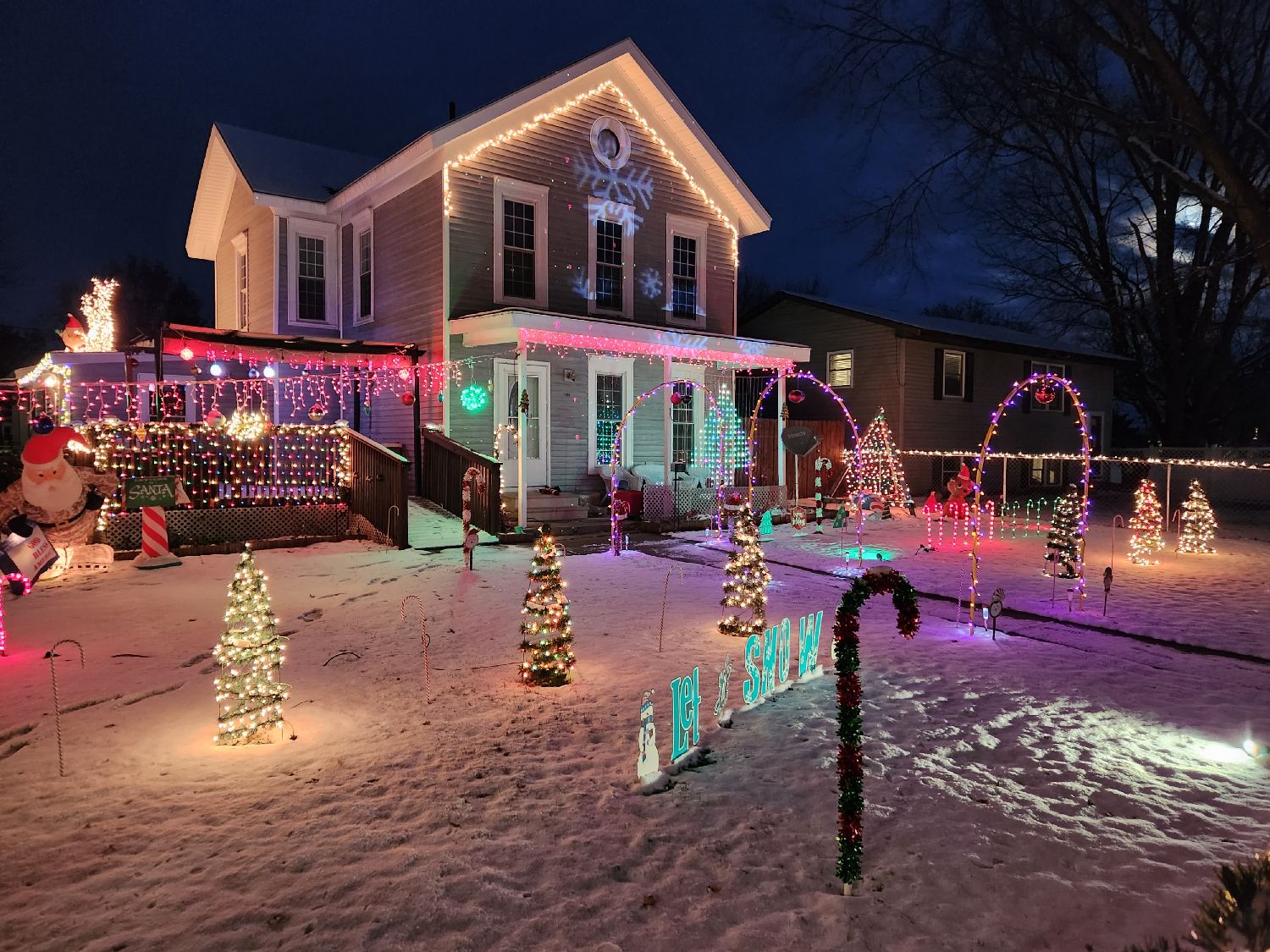 Main Street Magic, Christmas lights in New Hartford, IA (photo 5)