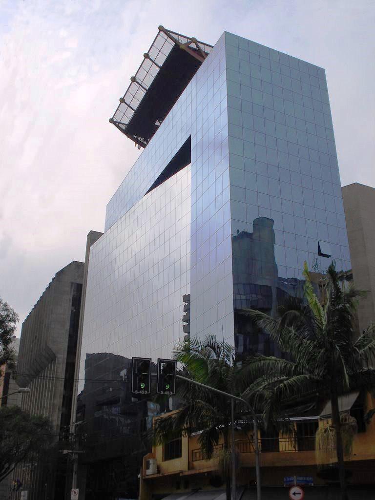 Attílio Tinelli — Fachada Principal
