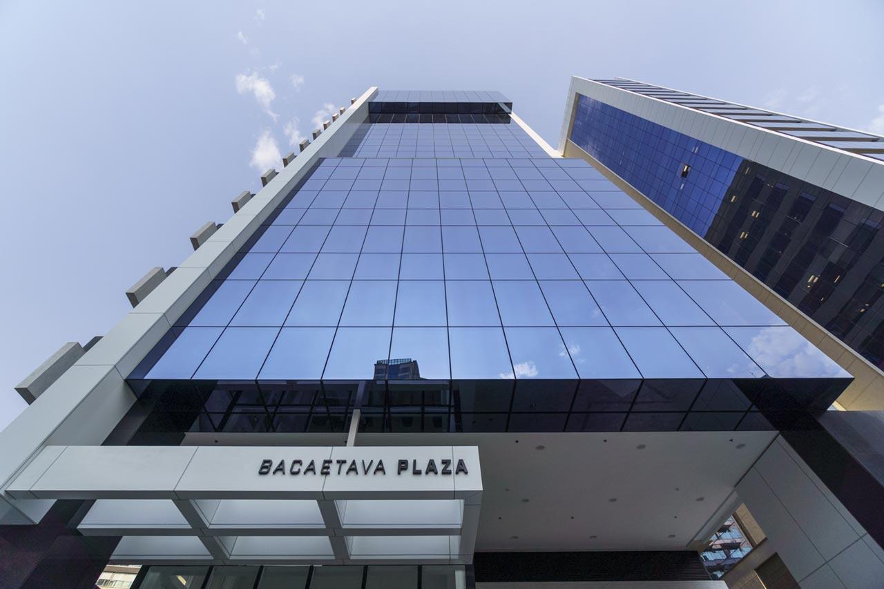 Bacaetava Plaza — Fachada Principal