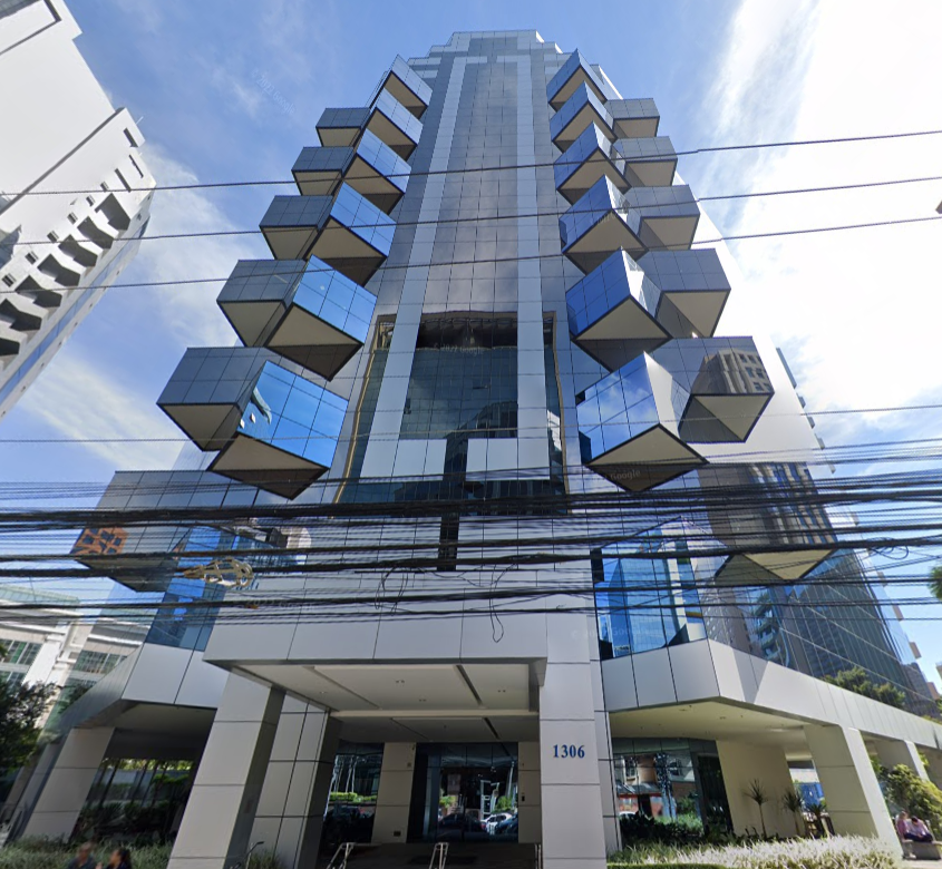 Business Center — Fachada Principal