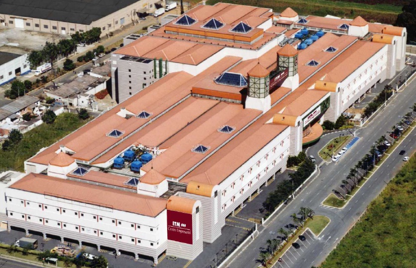 Centro Empresarial ITM — Fachada Principal