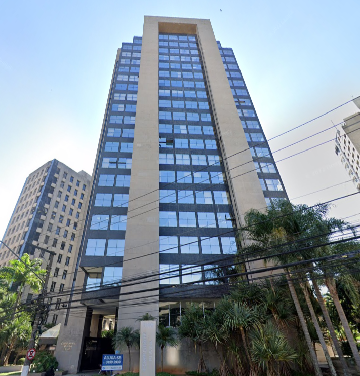 Corporate Plaza — Fachada Principal