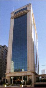 Cristal Tower — Fachada Principal