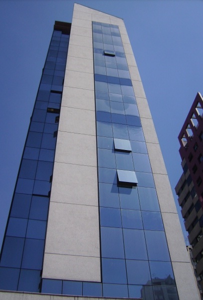 Diamond Office Tower — Fachada Principal