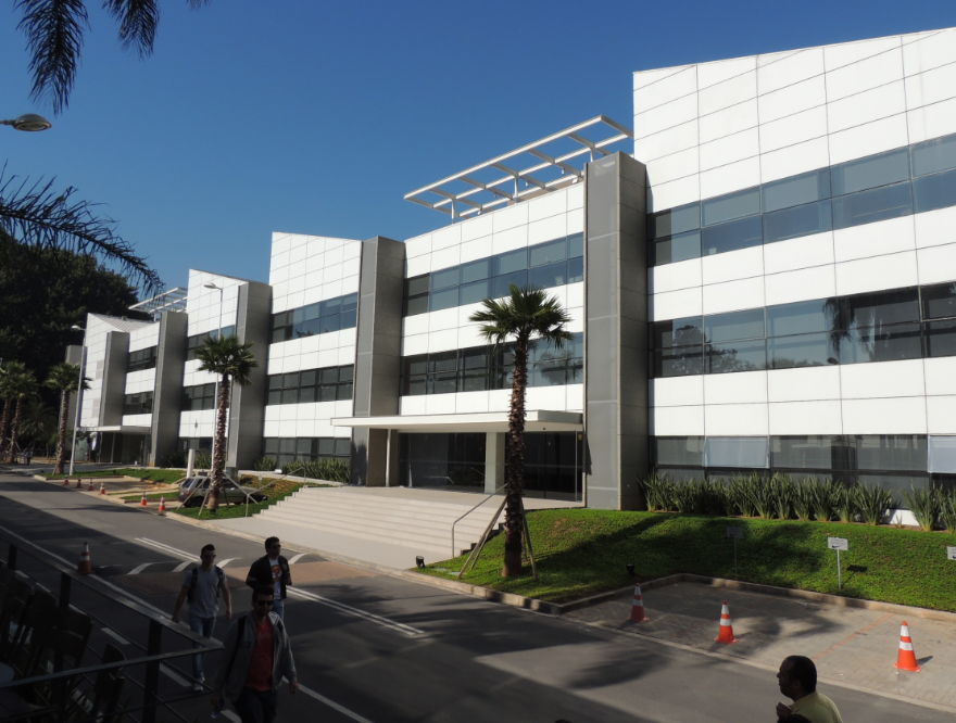 E-Business Park — Fachada Principal