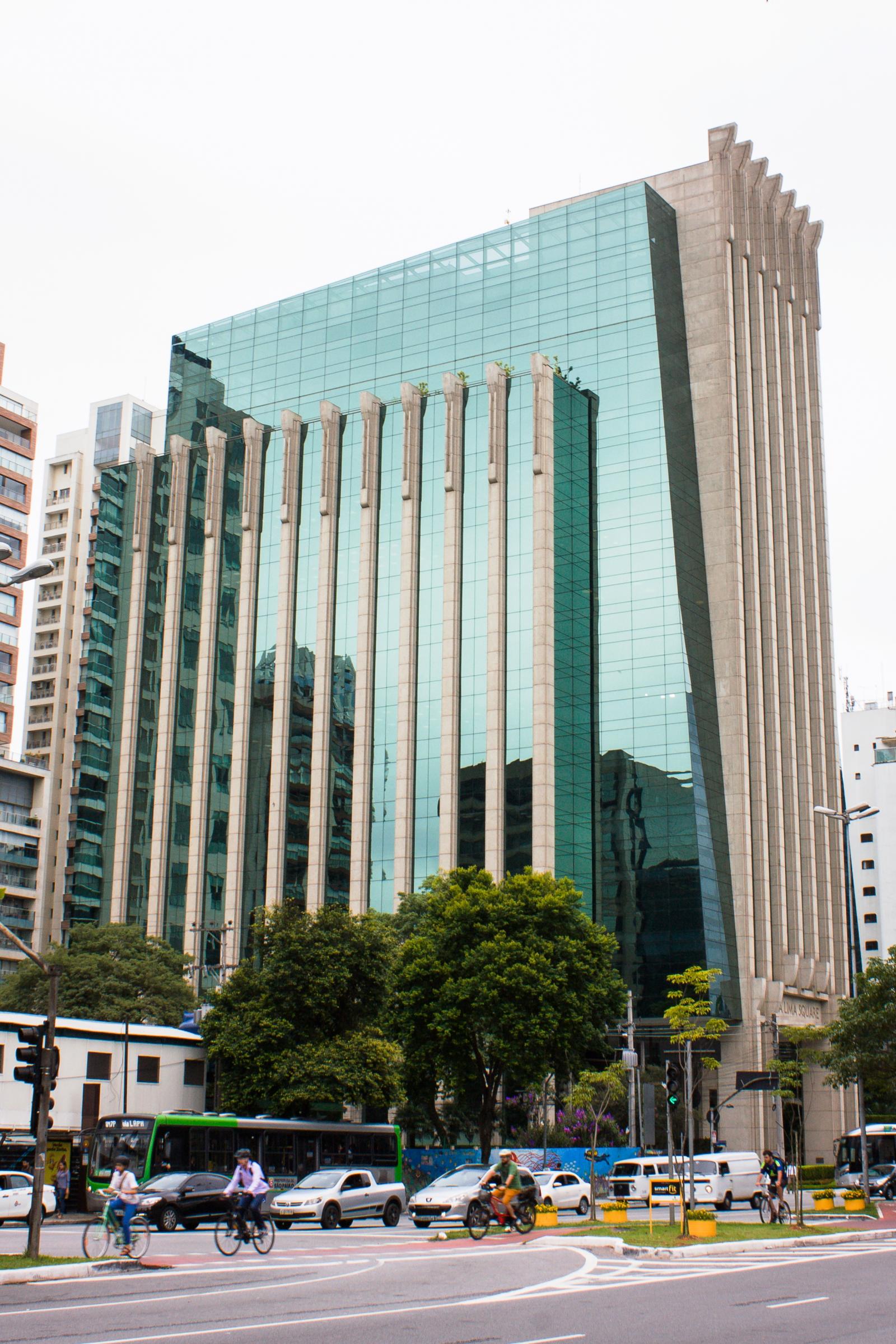 Faria Lima Square — Fachada Principal