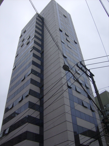 First Class Building — Fachada Principal