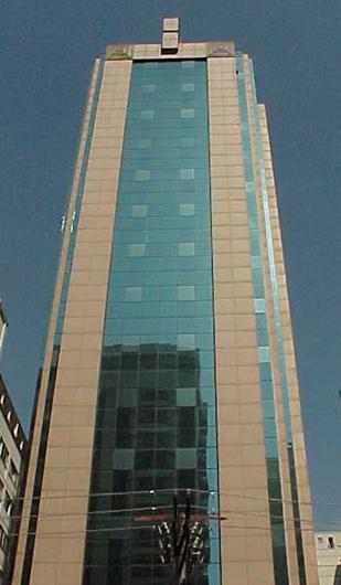 Green Tower — Fachada Principal