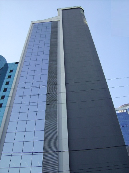 James Watt — Fachada Principal