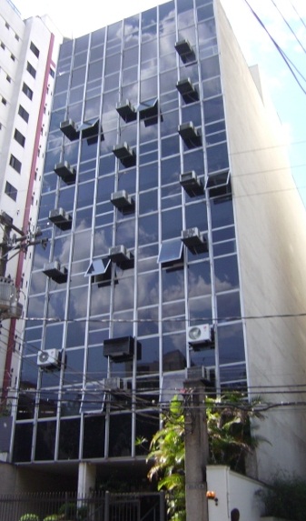 Kenisur — Fachada Principal