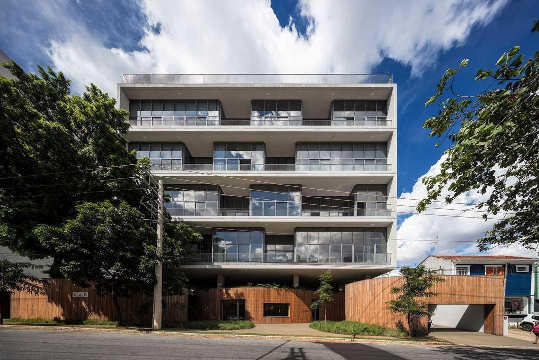 LAB 1404 — Fachada Principal