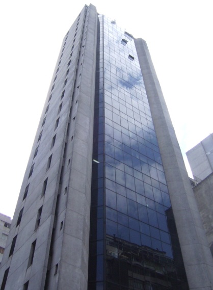 London Trade Center — Fachada Principal