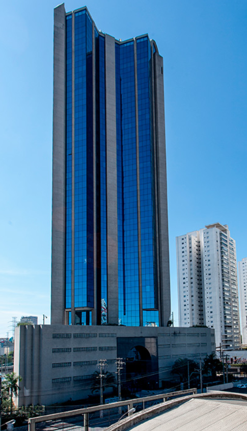 Memorial Office Building — Fachada Principal