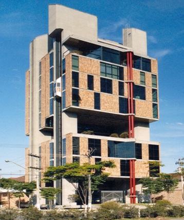 Oswaldo Bratke — Fachada Principal