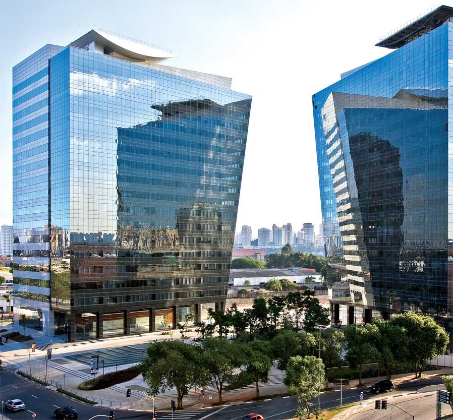 Rochaverá Corporate Towers — Fachada Principal