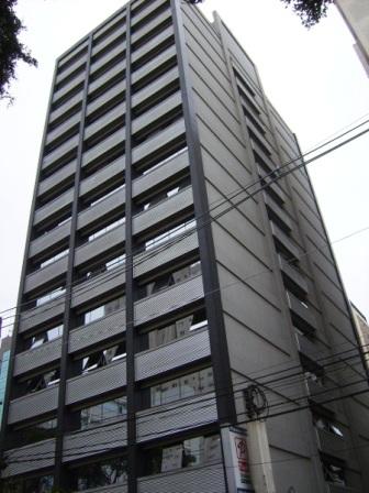 West Tower — Fachada Principal